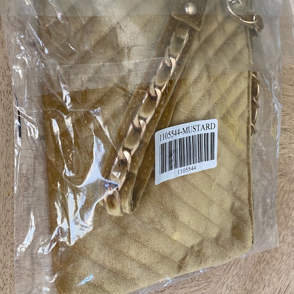 Velvet Chevron Crossbody Bag & Wristlet Mustard - Picture 6 of 6